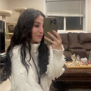 Meet your Posher, Delicia